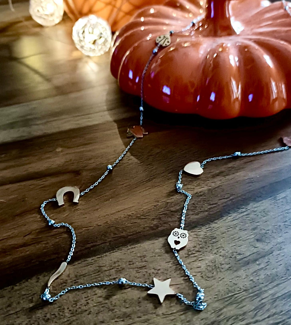 Iris- Collana in Acciaio Anallergico con simboli propiziatori