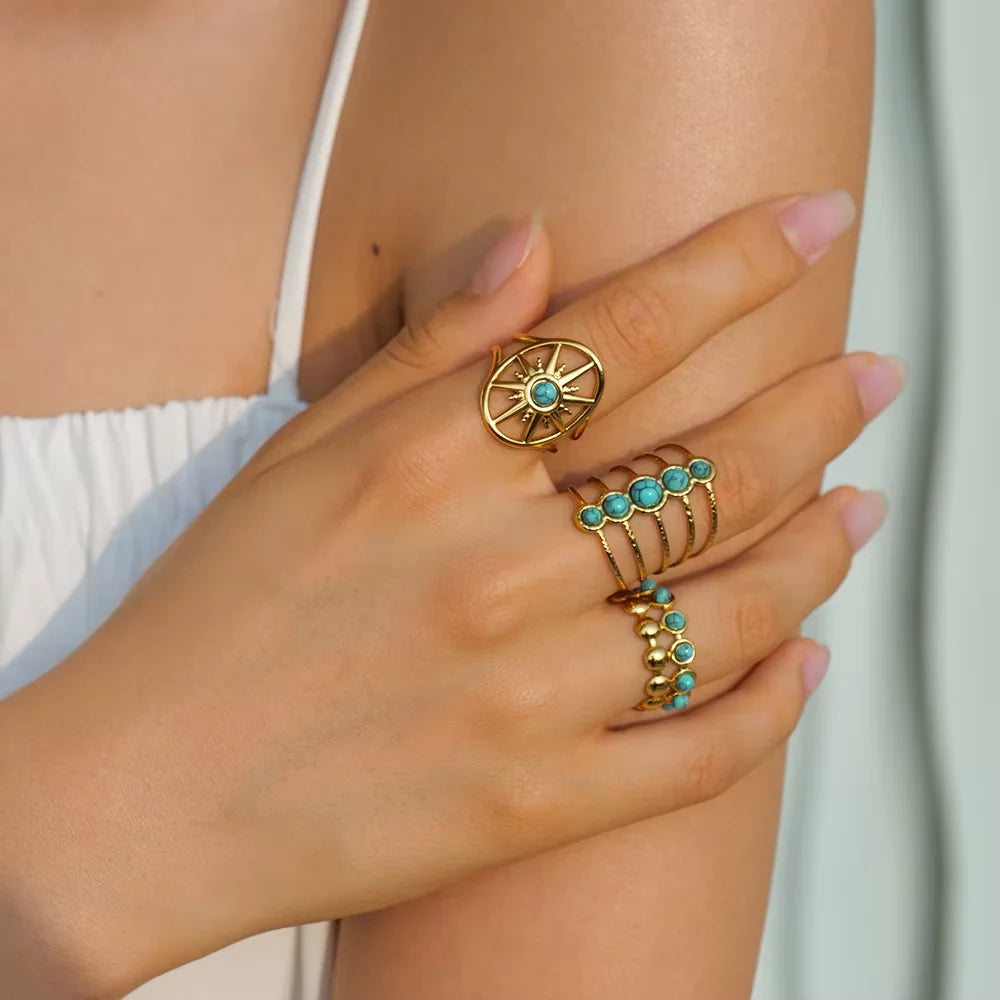 Malaki – Anello in Acciaio Dorato con Pietra Verde Vintage
